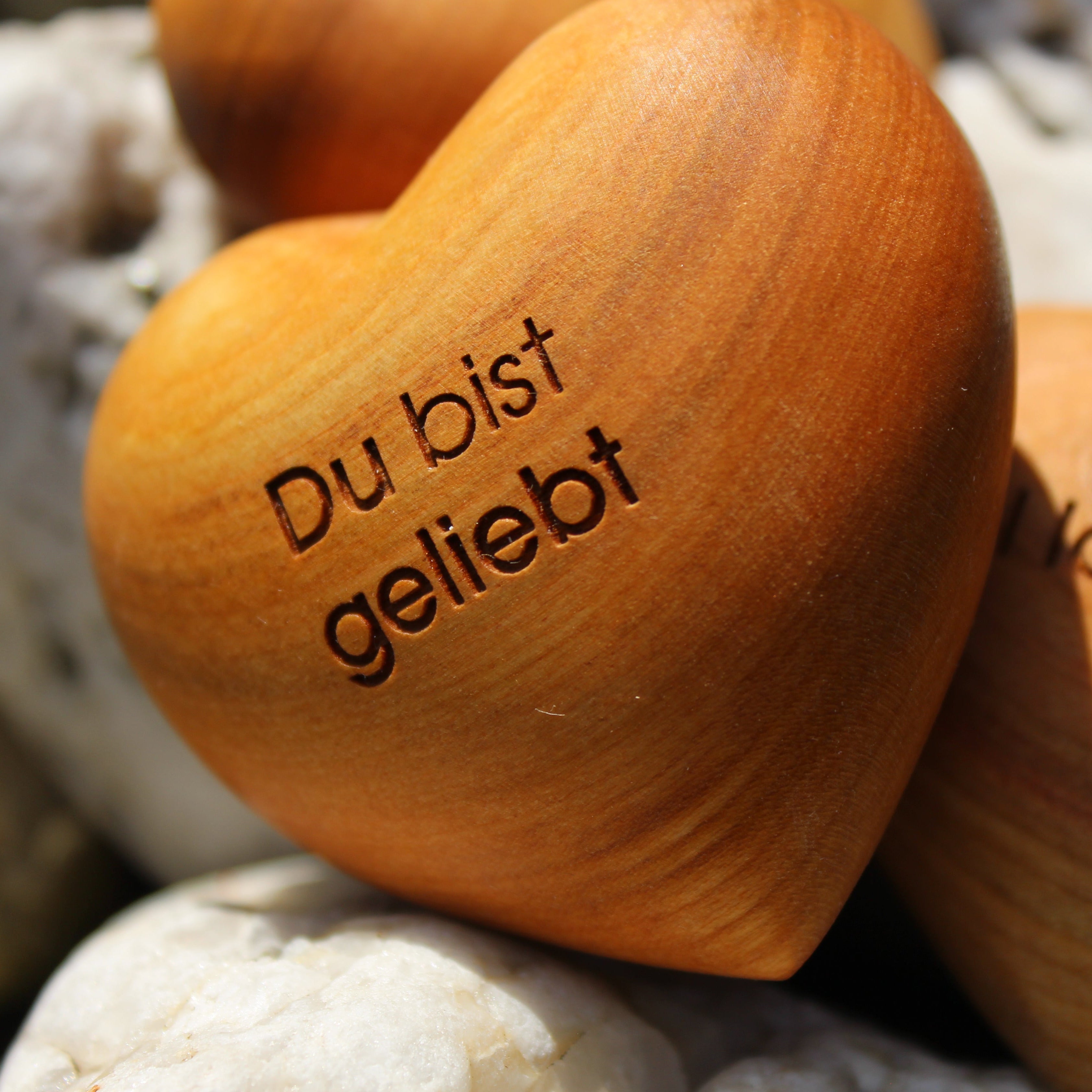 Thankgoods hand flatterer wooden heart You are loved as a gift idea for him and her!-1